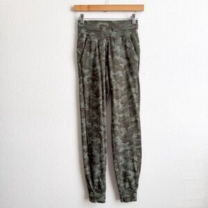 Lululemon Ready to Rulu Jogger Heritage Camo Dark Olive Green Twill Rulu Size 2